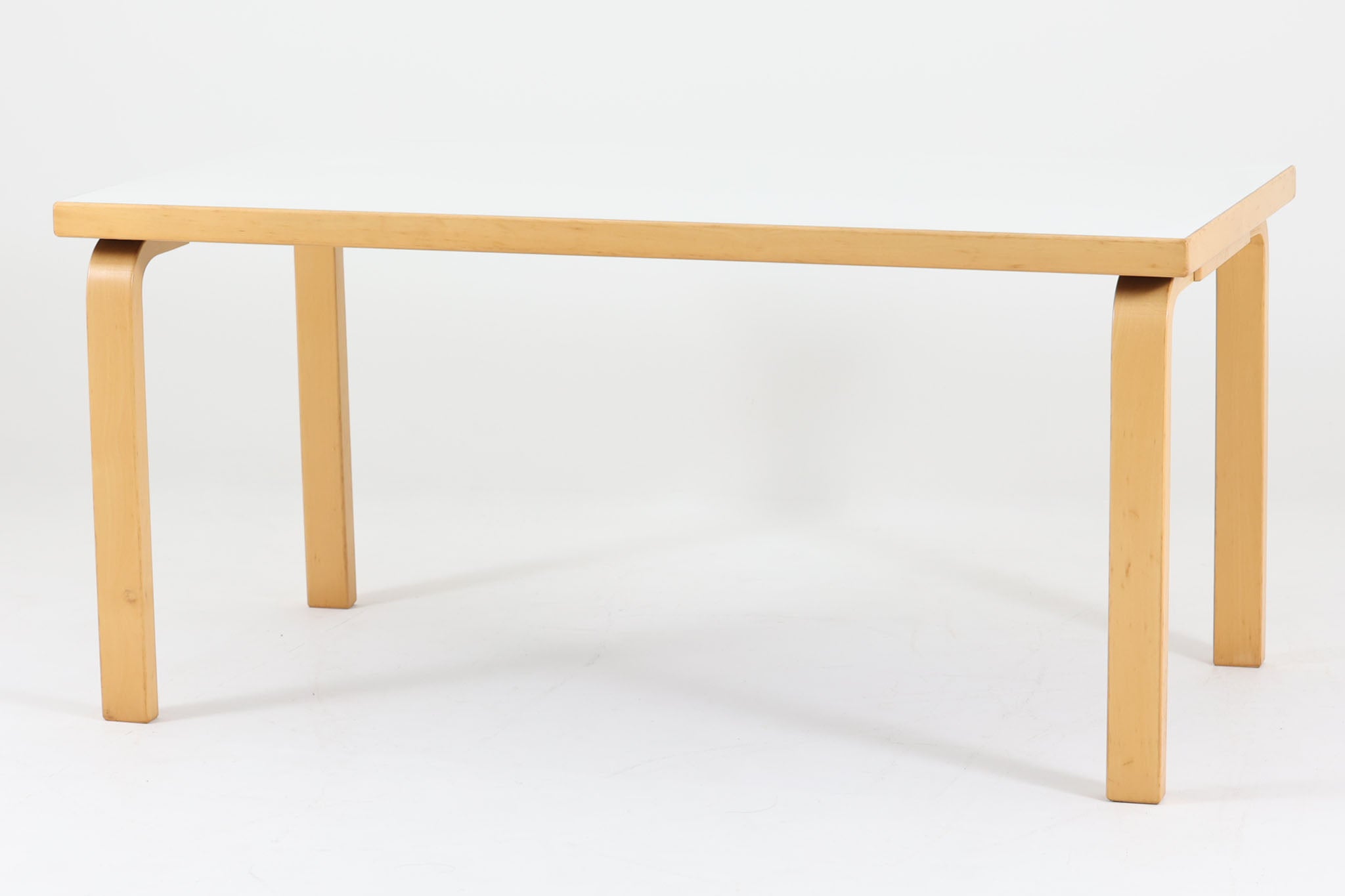 北欧ビンテージ家具センターテーブル | 繊細な美しさと機能性が共存