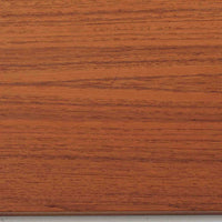 Bjerringbro Savvaerkによるチーク材キャビネットは、上下に分かれた構成と可動棚を備えた収納力の高さが魅力です。上段は3段のシェルフ、下段は珍しいポケットドア構造の扉内にA4サイズの書類が収納可能な引き出し型トレイが8段並び、書類や小物の整理に適しています。直線的で端正なフォルムと、チーク材の木目が美しく調和した佇まいは、北欧ビンテージらしい実用性と美しさを兼ね備えた逸品です。