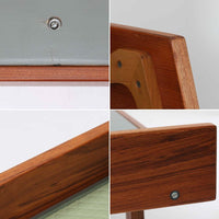 Hans J. WegnerがGetamaのためにデザインしたGE258デイベッド。チーク材ならではの深みある木肌と角脚の端正なラインが際立ち、直線を基調とした静かな造形美に北欧モダンの洗練が宿ります。背もたれを倒せばベッドとして使える機能的な構造で、リビングでは上質なソファ、ゲストルームや書斎では簡易ベッドとしても活躍する実用性の高い一台です。経年で増したチークの艶やかな表情とGetamaの堅牢なつくりが、ビンテージならではの風格と希少性を一層引き立てています。