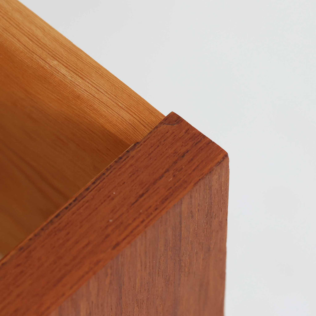 【良品】ヴィンテージ チェスト チーク材 デンマーク デンマークヴィンテージ チェスト 4段 チーク材 収納 北欧家具 モダン