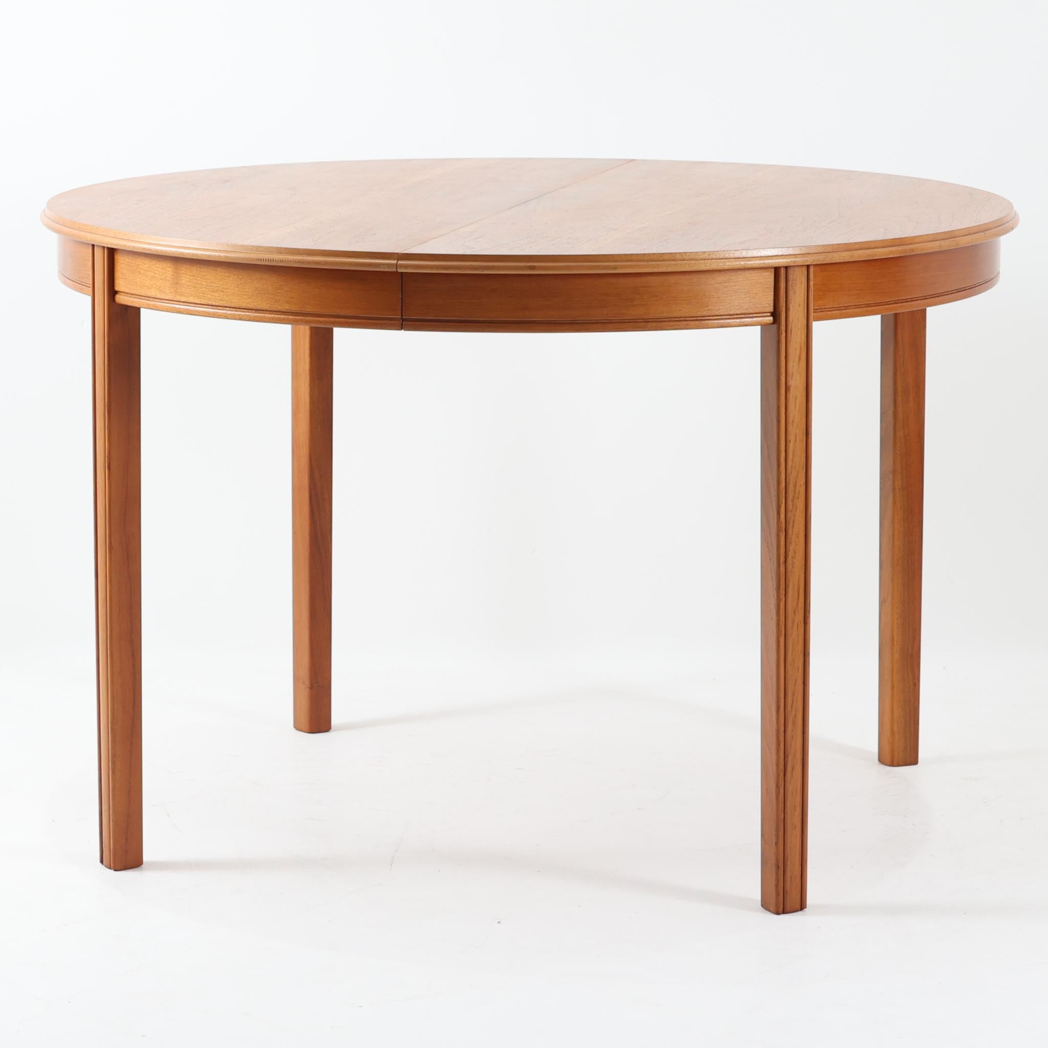 北欧ビンテージ家具テーブル | モダンで機能的なデザインのテーブル