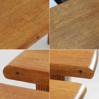 デンマーク製の円形エクステンションダイニングテーブルです。天板には贅沢にオーク無垢材が使用され、木の温もりとしっかりとした造りが魅力。拡張板にはオーク突板が用いられており、ラウンド形状からオーバル形状へと変化する機能的な構造が特徴です。経年により深みを増した木肌が味わい深く、北欧ビンテージならではの温かみのある雰囲気を演出します。普段の食卓としてはもちろん、来客時にも活躍する実用性と美しさを兼ね備えた一台です。