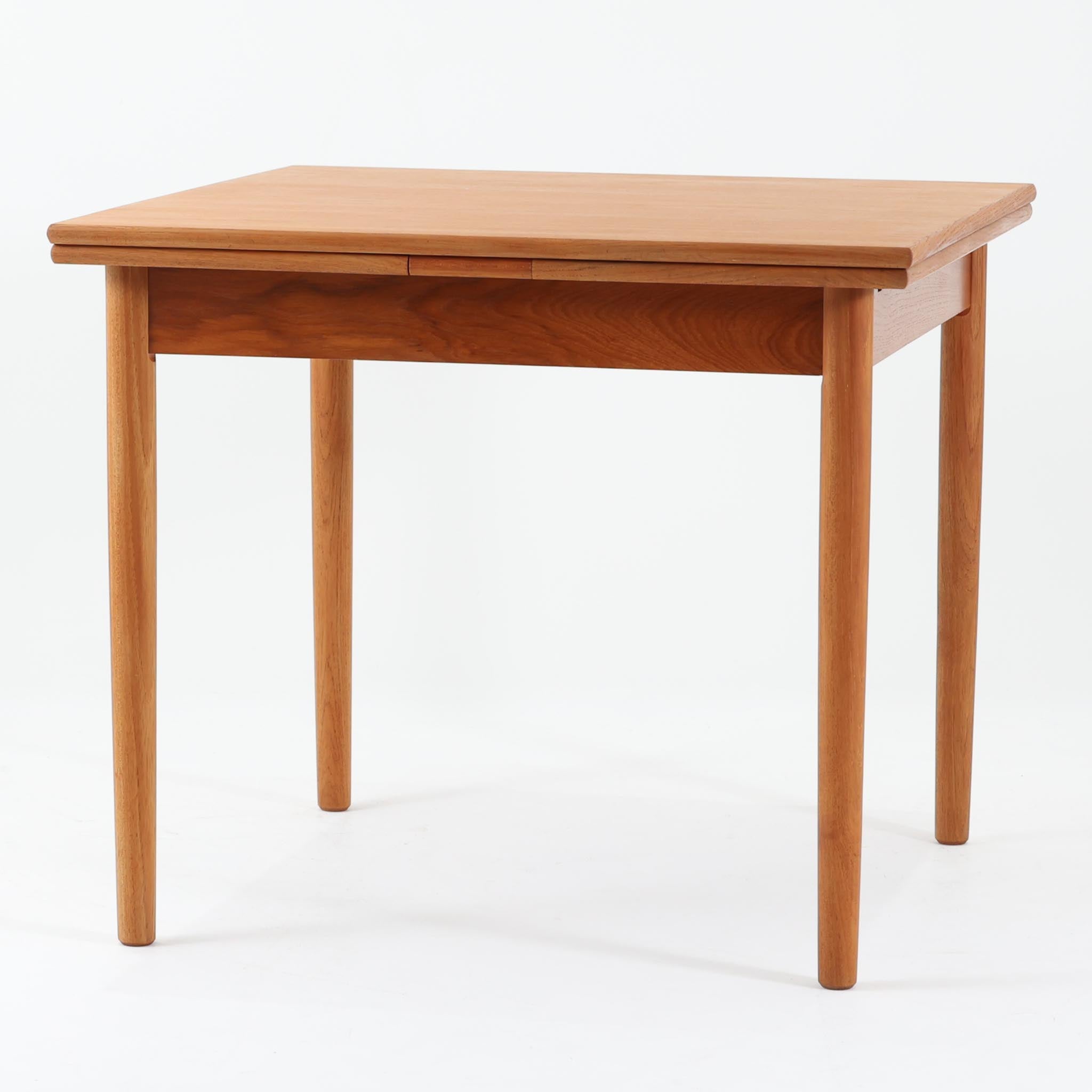 北欧ビンテージ家具テーブル | モダンで機能的なデザインのテーブル