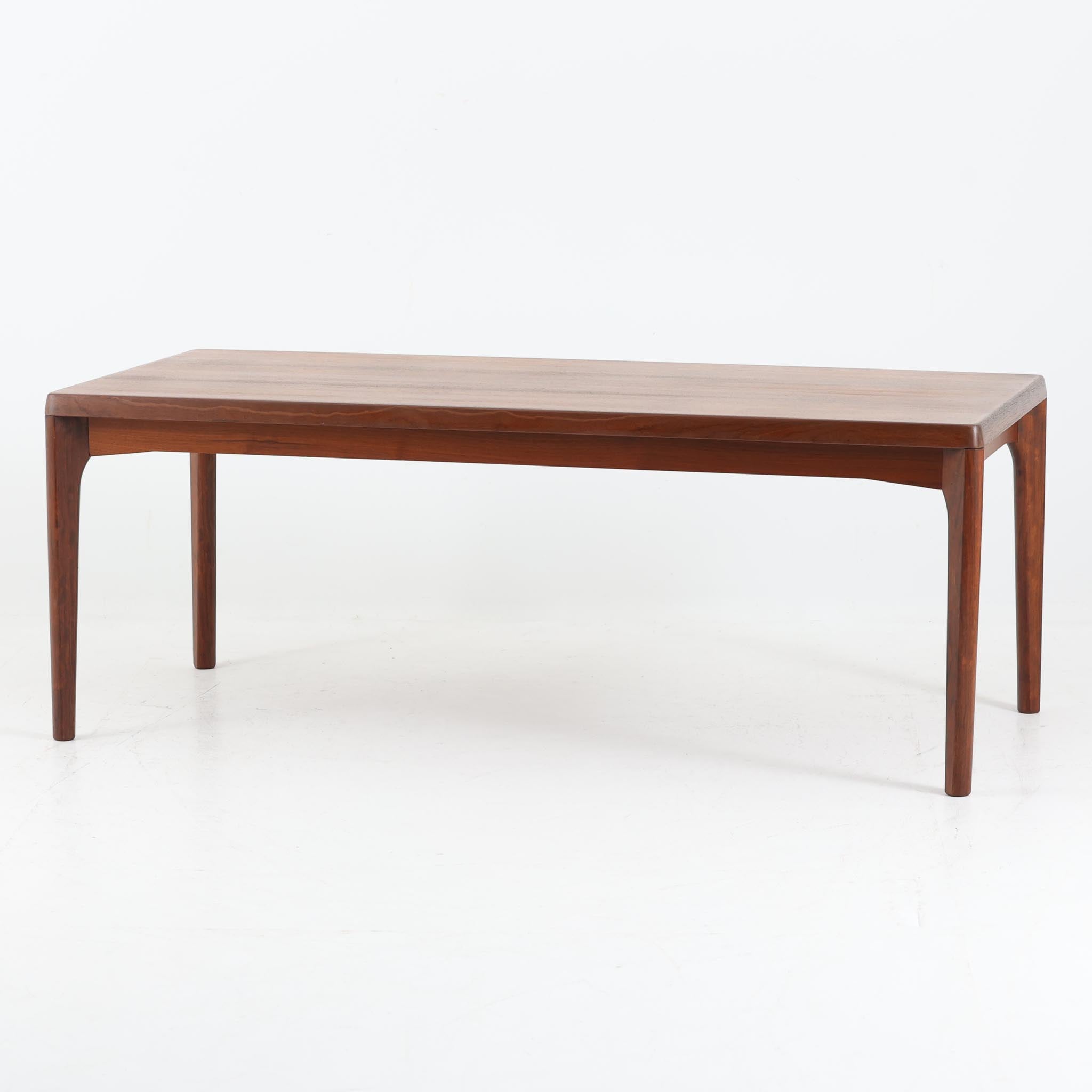 北欧ビンテージ家具センターテーブル | 繊細な美しさと機能性が共存