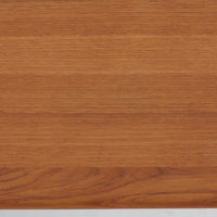 Kurt Ostervigが手がけ、Jason Mobler社により製造されたModel 195は、チーク材の温かみと滑らかな木肌が魅力の北欧ビンテージセンターテーブルです。天板は緩やかに面取りされ、脚部は丸みを帯びた先細りのフォルムで構成されており、軽やかさと安定感を両立しています。幕板の代わりにクロス状に配された貫が特徴で、構造美と機能性を兼ね備えたデザインは、ソファ前のテーブルとしてはもちろん、空間のアクセントとしても優れた存在感を放ちます。デンマーク製ビンテージならではの丁寧な仕上げと経年による風合いをお楽しみいただける一台です。