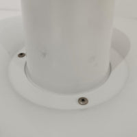 北欧より買い付けたLouis Poulsen社製「PH4」は、Poul Henningsenによる名作照明で、直径40cmの程よいサイズとアルミの軽やかな質感が魅力です。PH5と並ぶ人気を誇り、3枚シェード構造が光を柔らかく拡散し落ち着いた空間を演出します。経年の風合いも楽しめ、ダイニングやリビング、書斎や寝室まで幅広く活躍するビンテージ品です。