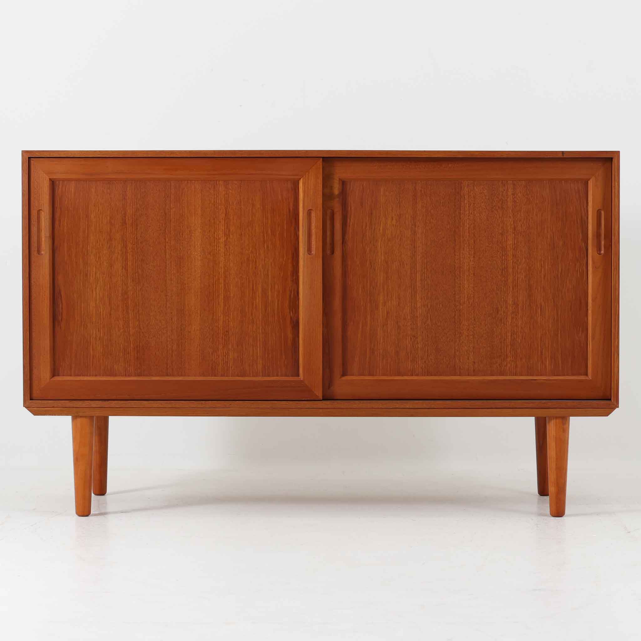 北欧ビンテージ家具ボード・キャビネット | 収納とデザインが融合した