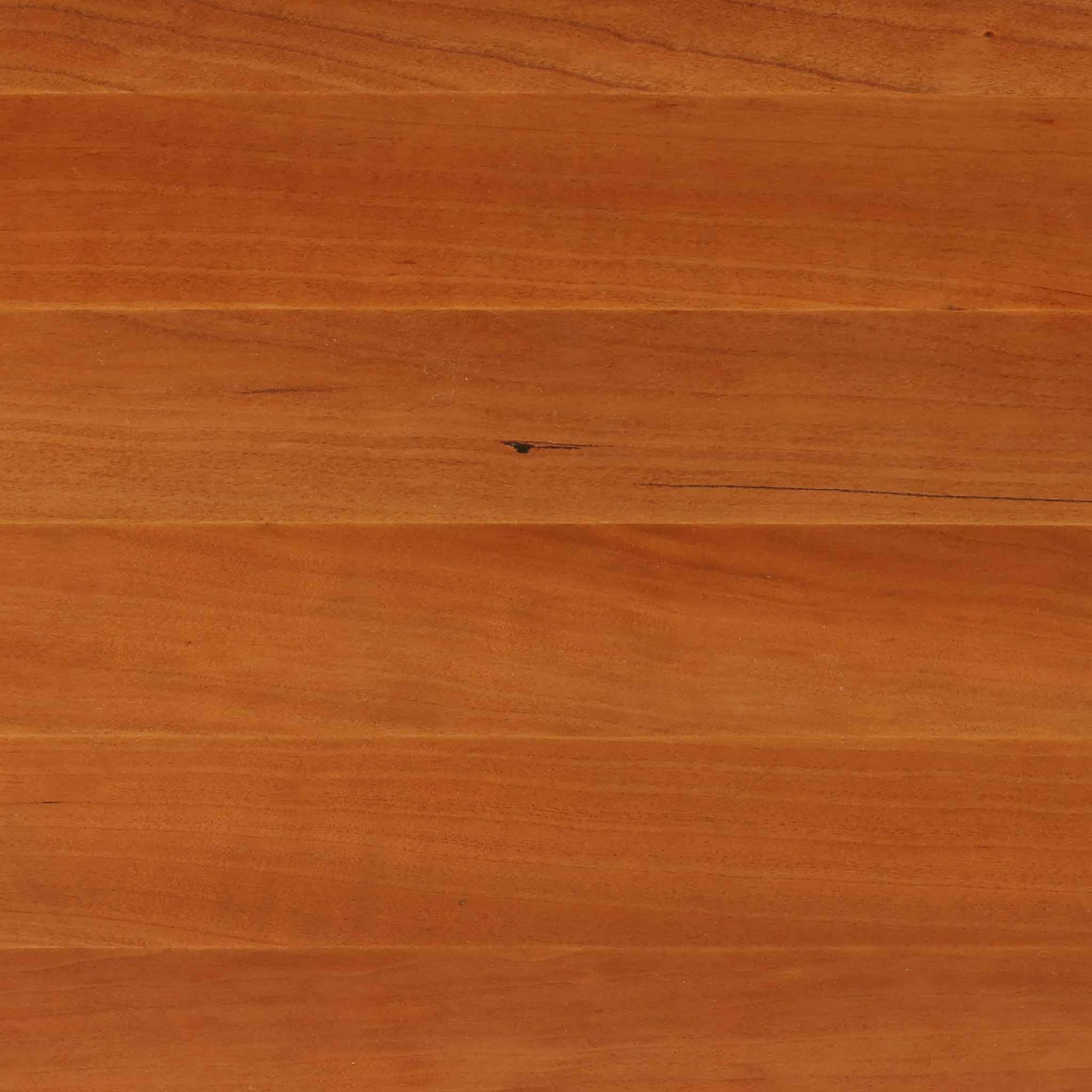 ブロードレネ・アンダーセンによる円形ダイニングテーブルで、チェリー無垢材を贅沢に用いた北欧ビンテージらしい上質な佇まいが魅力です。直径110cmのラウンド天板は、縁にやわらかな丸みを持たせた丁寧な仕上げで、脚部とのバランスも美しく、食卓を穏やかな雰囲気に整えます。無垢材ならではの滑らかな手触りと、経年により深みを増した色合いが特徴で、家族の団らんはもちろん、来客時にも自然と人が集まる一台です。北欧家具らしい実用性と職人技が感じられる、長く付き合えるダイニングテーブルです。