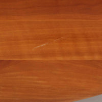 ブロードレネ・アンダーセンによる円形ダイニングテーブルで、チェリー無垢材を贅沢に用いた北欧ビンテージらしい上質な佇まいが魅力です。直径110cmのラウンド天板は、縁にやわらかな丸みを持たせた丁寧な仕上げで、脚部とのバランスも美しく、食卓を穏やかな雰囲気に整えます。無垢材ならではの滑らかな手触りと、経年により深みを増した色合いが特徴で、家族の団らんはもちろん、来客時にも自然と人が集まる一台です。北欧家具らしい実用性と職人技が感じられる、長く付き合えるダイニングテーブルです。