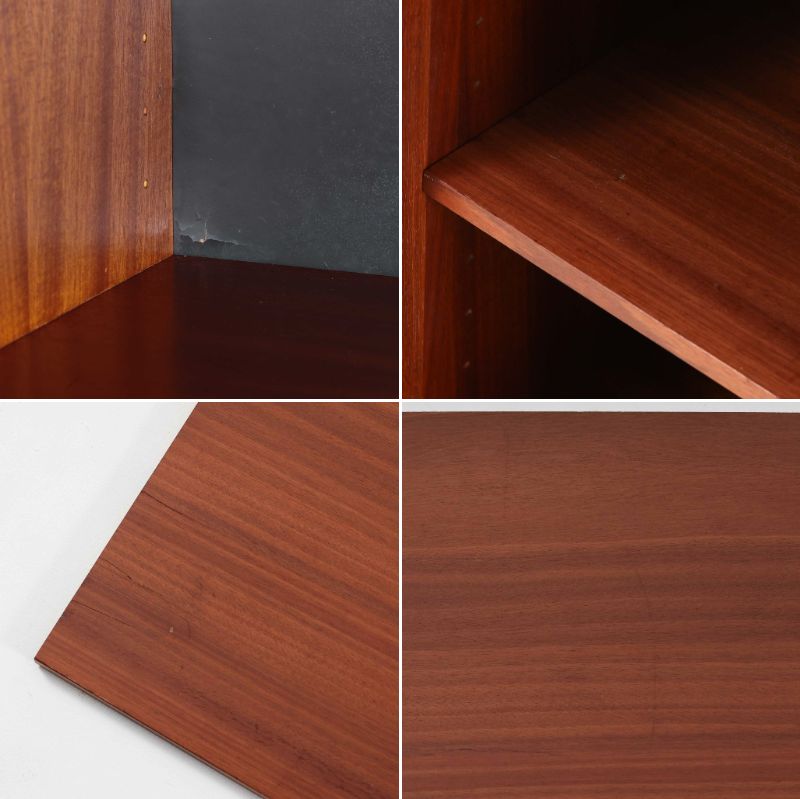 Nils Jonssonがデザインし、Hugo Troedsが製作した幅95cmの小ぶりなボードです。上質なチーク材を用いた端正な箱型フォルムに、楕円形の彫り込み取っ手がさりげないアクセントを添えています。引き戸仕様により限られた空間でも扱いやすく、内部には棚板を備え収納力も十分。すらりと伸びる脚部が軽やかな印象を与え、リビングや書斎、玄関先でも活躍します。経年により深みを増した木肌が北欧ビンテージならではの温もりと存在感を感じさせる一品です。