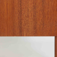 スウェーデン製のこちらのディスプレイシェルフは、チーク材の深みある木目が美しい上段のオープン棚と、下段のスライド扉収納を組み合わせた機能性の高い構成が特徴で、細身のフレームや角を丁寧に面取りした滑らかなフォルムが空間に柔らかな印象をもたらす北欧ビンテージ家具です。書籍や雑貨を見せながら収納でき、下段には日用品をすっきりと隠してしまえるため、リビングやダイニングの整理にも便利で、経年によって深まったチーク材の風合いがインテリアに温かみと落ち着きを添える一台です。