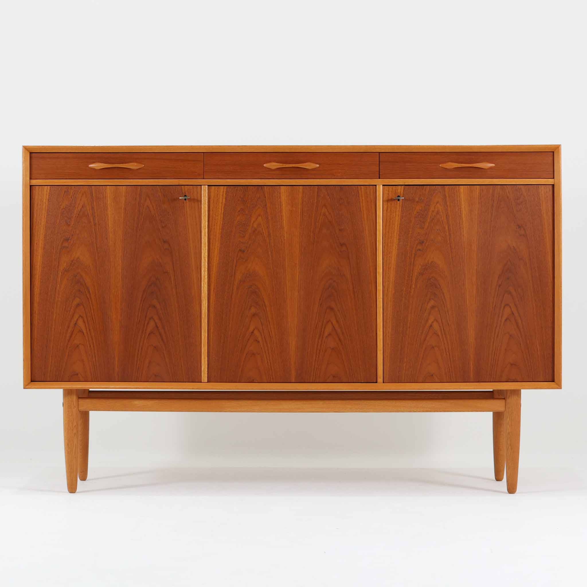 公式】CHLOROS(クロロス) - 北欧の魅力が詰まったインテリア通販サイト