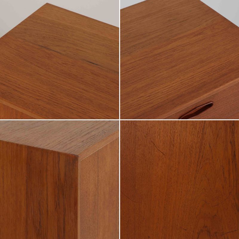 Nils Jonssonがデザインし、Hugo Troedsより発表されたモデルDomi 13のディスプレイシェルフです。チーク材の美しい木目と温かみのある色合いが空間に上質な北欧らしさをもたらします。上段・中段・下段のセクション構造で、それぞれを分けて使用できる柔軟な設計も魅力。下段は右側に引き出し、左側に高さ調整可能な棚を備え、実用性にも優れています。削り出しの取っ手や端正なフレームラインに職人技が感じられ、経年により深みを増した風合いがビンテージならではの存在感を放つ一品です。