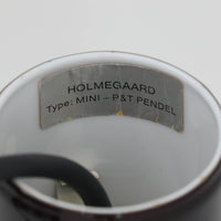 北欧より買い付けた、ホルムガード社製(現Royal Copenhagen)ビンテージランプです。照明部分はデンマークを代表する照明メーカーFog & Morup社によって作成されています。Holmegaard 社のペンダントライトの中でも人気の「P&T PENDEL」シリーズで内と外側の2層の色味が特徴的です。消灯＆点灯時にそれぞれ違った表情を見せてくれる素敵なデザインです。