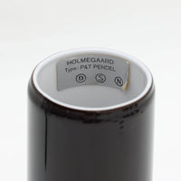 北欧より買い付けた、Holmgaard社製ビンテージランプです。照明部分はデンマークを代表する照明メーカーFog & Morup社によって作成されています。Holmgaard社のペンダントライトの中でも人気の「P&T PENDEL」シリーズで内と外側の2層の色味が特徴的です。消灯＆点灯時にそれぞれ違った表情を見せてくれる素敵なデザインです。