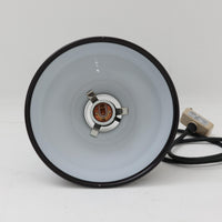 北欧より買い付けた、ホルムガード社製(現Royal Copenhagen)ビンテージランプです。照明部分はデンマークを代表する照明メーカーFog & Morup社によって作成されています。Holmegaard 社のペンダントライトの中でも人気の「P&T PENDEL」シリーズで内と外側の2層の色味が特徴的です。消灯＆点灯時にそれぞれ違った表情を見せてくれる素敵なデザインです。