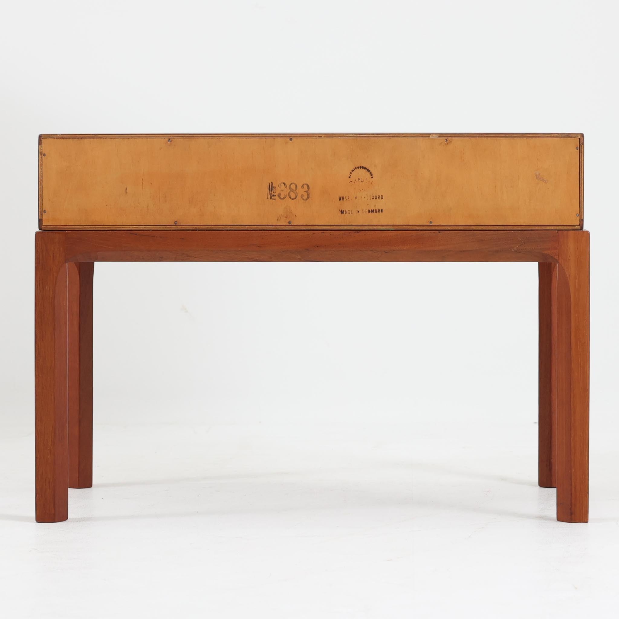 Aksel Kjersgaard サイドテーブル No.383 チーク 幅60cm Kai