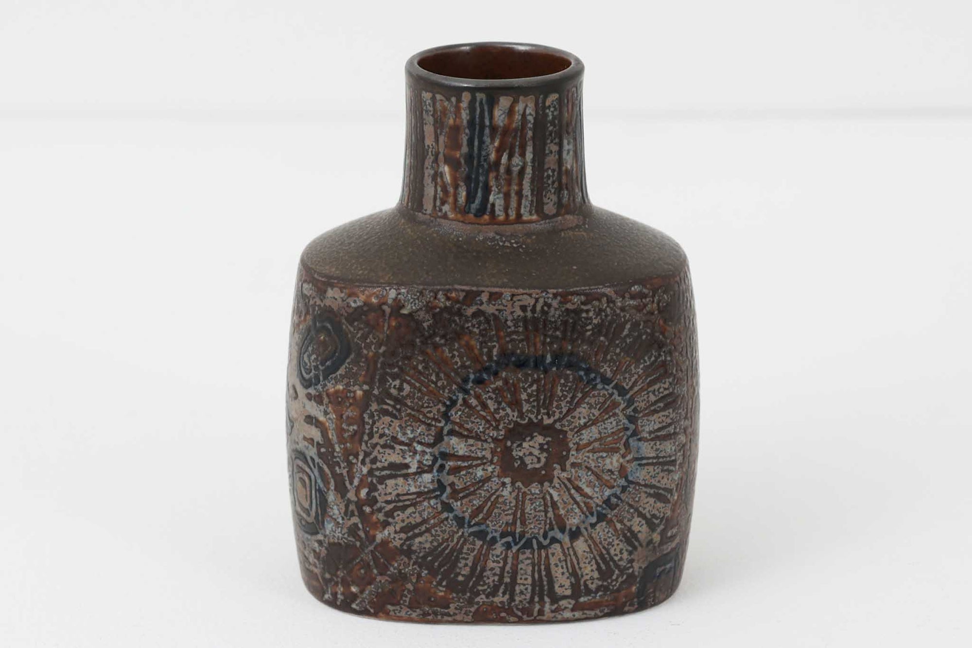 ロイヤルコペンハーゲン社製、BACAシリーズのフラワーベースです。