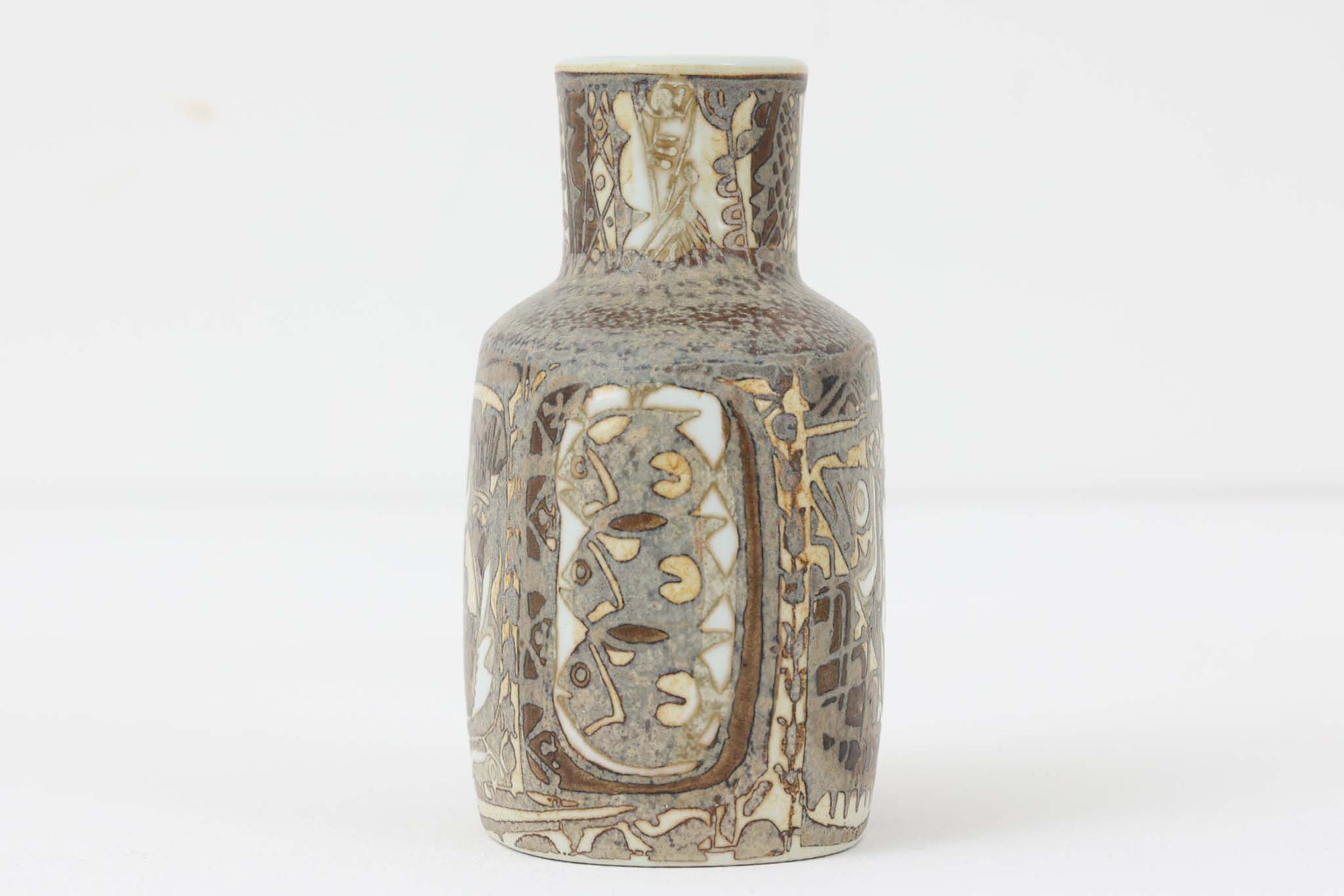 ロイヤルコペンハーゲン社製、BACAシリーズのフラワーベースです。