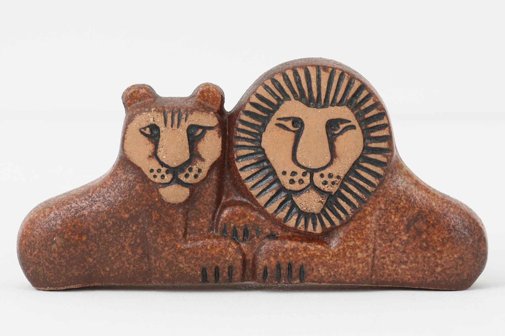 リサラーソンのNoaksArk、ノアの箱舟シリーズ、ライオンです。こちらは物語りになぞらえて、全部で7種類の動物で構成されています。製造年数も少なく、またコレクターも多いためそれぞれがレアなお品となっています。