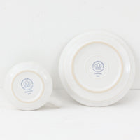 デンマークを代表するデザイナー、イェンス・H・クイストゴーによる「Cordial（コーディアル）」シリーズのヴィンテージカップ&ソーサーです。1960年代にKronjydenから制作が始まったシリーズは、その後Nissen、Bing&Grondahlと引き継がれ長く愛されたシリーズとなりました。ストーンウェアにハートを連想させる繊細な型押し模様が施されており、デンマークではスウェーデンやフィンランドの陶器メーカーと並んで今でも非常に人気のある商品となります。