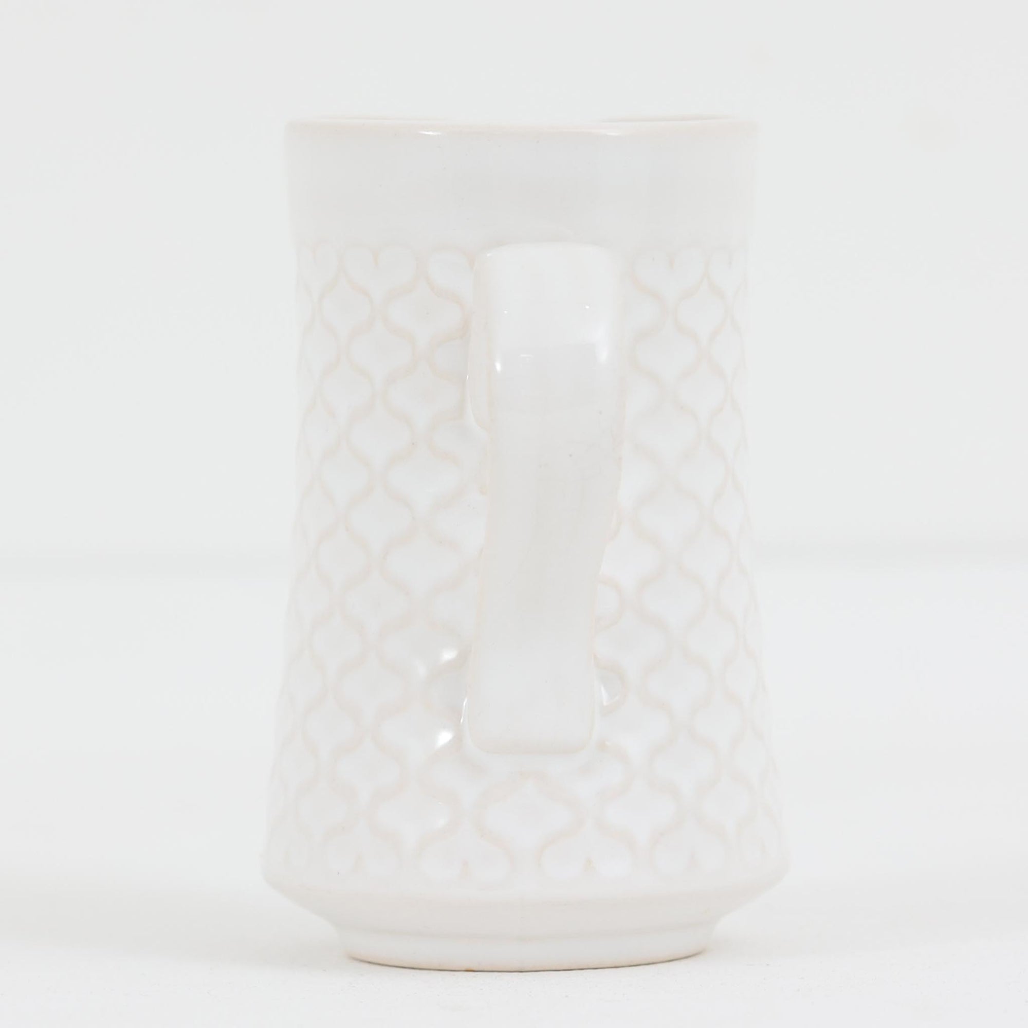 デンマークを代表するデザイナー、イェンス・H・クイストゴーによる「Cordial（コーディアル）」シリーズのヴィンテージクリーマーです。1960年代にKronjydenから制作が始まったシリーズは、その後Nissen、Bing&amp;Grondahlと引き継がれ長く愛されたシリーズとなりました。ストーンウェアにハートを連想させる繊細な型押し模様が施されており、デンマークではスウェーデンやフィンランドの陶器メーカーと並んで今でも非常に人気のある商品となります。