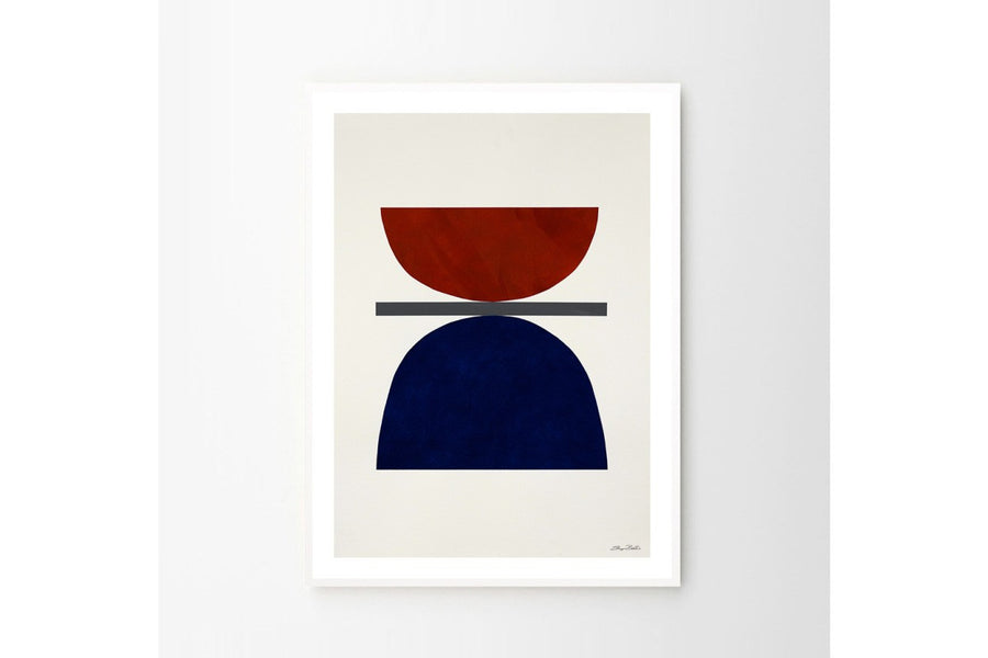 THEPOSTERCLUBは、コペンハーゲンを拠点とするオンラインストアで、主に厳選されたアートポスターを販売しています。主にスカンジナビアのライフスタイル、ファッション、インテリアデザイントレンドからインスピレーションを受け、モノクロから抽象画、エッジの利いた写真アートまで、多くのアーティストの作品を取り扱っています。また、無名有名問わず多くのデザイナーとのコラボレーションを積極的に行い、多くの作品を独占的に販売しているのも特徴的です。