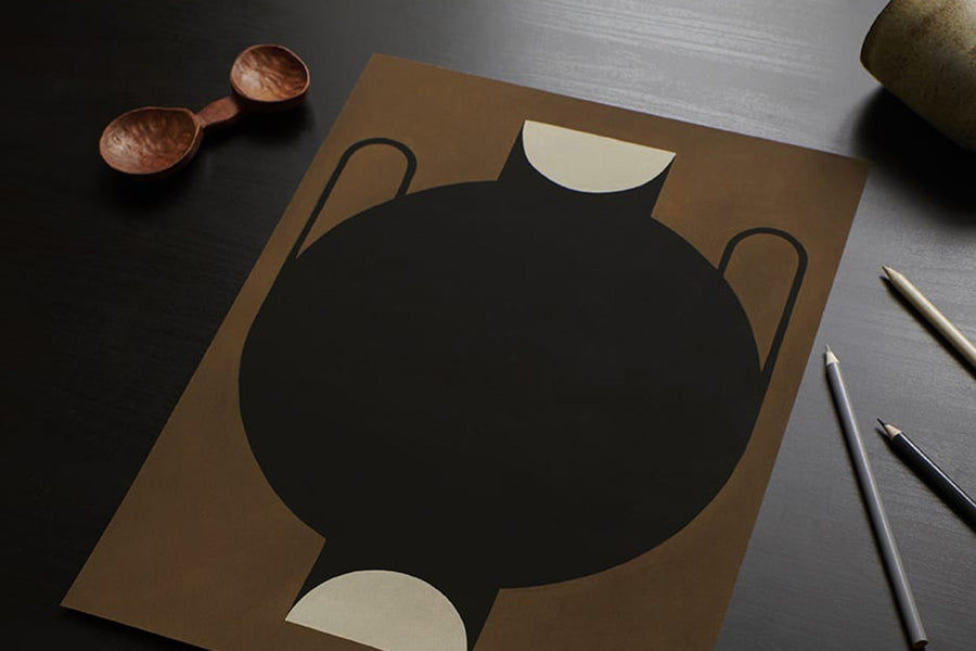 THEPOSTERCLUBは、コペンハーゲンを拠点とするオンラインストアで、主に厳選されたアートポスターを販売しています。主にスカンジナビアのライフスタイル、ファッション、インテリアデザイントレンドからインスピレーションを受け、モノクロから抽象画、エッジの利いた写真アートまで、多くのアーティストの作品を取り扱っています。また、無名有名問わず多くのデザイナーとのコラボレーションを積極的に行い、多くの作品を独占的に販売しているのも特徴的です。