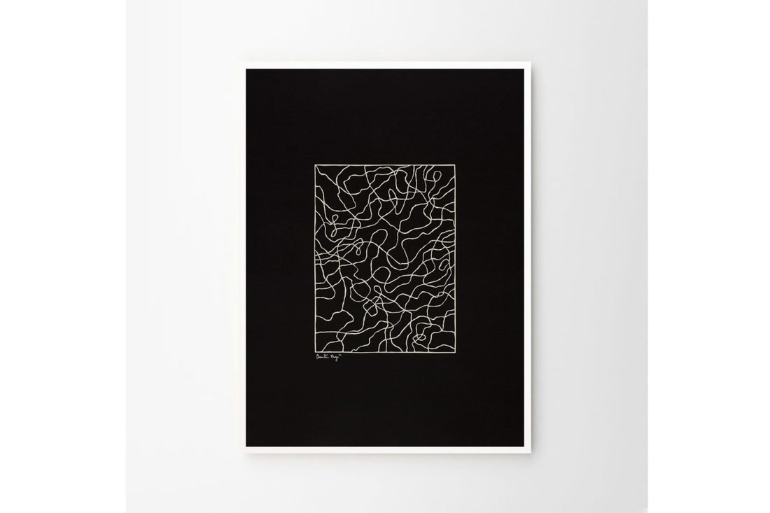 THEPOSTERCLUBは、コペンハーゲンを拠点とするオンラインストアで、主に厳選されたアートポスターを販売しています。主にスカンジナビアのライフスタイル、ファッション、インテリアデザイントレンドからインスピレーションを受け、モノクロから抽象画、エッジの利いた写真アートまで、多くのアーティストの作品を取り扱っています。また、無名有名問わず多くのデザイナーとのコラボレーションを積極的に行い、多くの作品を独占的に販売しているのも特徴的です。