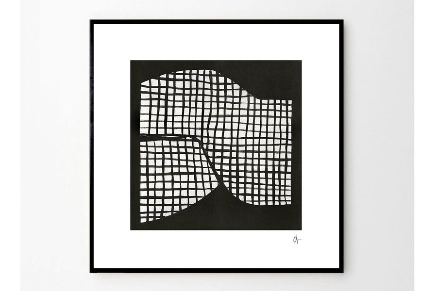 The Poster Club（ポスタークラブ）は、デンマーク・コペンハーゲンを拠点とするオンラインショップで、北欧デザインの高品質なポスターやアートプリントを専門に取り扱っています。新進気鋭の若手アーティストから世界的に活躍する作家まで、多彩なラインナップが魅力。北欧のライフスタイル、ファッション、インテリアデザインのトレンドを取り入れたミニマルで洗練された作品は、シンプルで上質な空間に自然と溶け込みます。ナチュラルインテリアや韓国風の部屋づくり、和モダンテイストにも調和し、アートを取り入れた暮らしを提案。世界中のインテリア雑誌やデザインメディアにも多数掲載されており、感度の高いユーザーからも厚い信頼を集めています。The Poster Clubは、アートプリントを通して日常に美とインスピレーションを届ける、北欧インテリア好きにおすすめのブランドです。