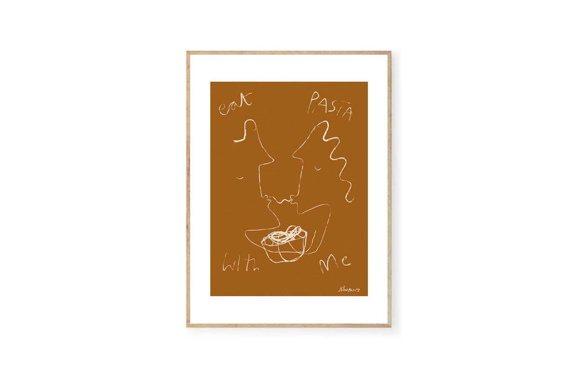THEPOSTERCLUBは、コペンハーゲンを拠点とするオンラインストアで、主に厳選されたアートポスターを販売しています。主にスカンジナビアのライフスタイル、ファッション、インテリアデザイントレンドからインスピレーションを受け、モノクロから抽象画、エッジの利いた写真アートまで、多くのアーティストの作品を取り扱っています。また、無名有名問わず多くのデザイナーとのコラボレーションを積極的に行い、多くの作品を独占的に販売しているのも特徴的です。