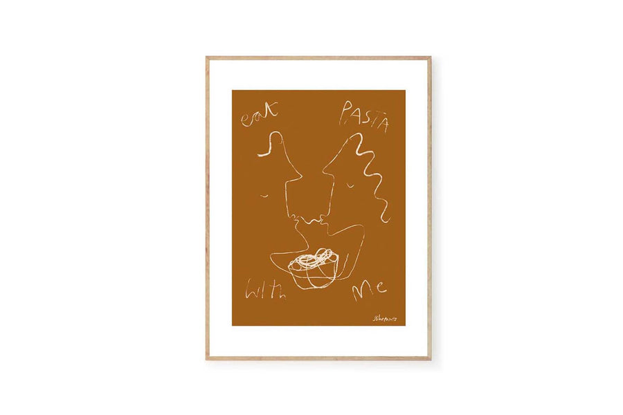 THEPOSTERCLUBは、コペンハーゲンを拠点とするオンラインストアで、主に厳選されたアートポスターを販売しています。主にスカンジナビアのライフスタイル、ファッション、インテリアデザイントレンドからインスピレーションを受け、モノクロから抽象画、エッジの利いた写真アートまで、多くのアーティストの作品を取り扱っています。また、無名有名問わず多くのデザイナーとのコラボレーションを積極的に行い、多くの作品を独占的に販売しているのも特徴的です。