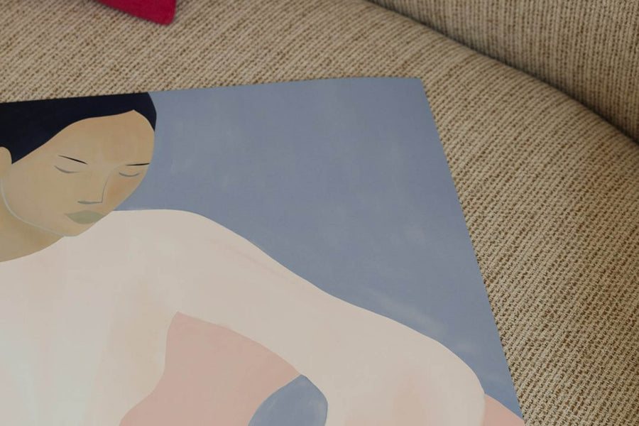 The Poster Club（ポスタークラブ）は、デンマーク・コペンハーゲンを拠点とするオンラインショップで、北欧デザインの高品質なポスターやアートプリントを専門に取り扱っています。新進気鋭の若手アーティストから世界的に活躍する作家まで、多彩なラインナップが魅力。北欧のライフスタイル、ファッション、インテリアデザインのトレンドを取り入れたミニマルで洗練された作品は、シンプルで上質な空間に自然と溶け込みます。ナチュラルインテリアや韓国風の部屋づくり、和モダンテイストにも調和し、アートを取り入れた暮らしを提案。世界中のインテリア雑誌やデザインメディアにも多数掲載されており、感度の高いユーザーからも厚い信頼を集めています。The Poster Clubは、アートプリントを通して日常に美とインスピレーションを届ける、北欧インテリア好きにおすすめのブランドです。