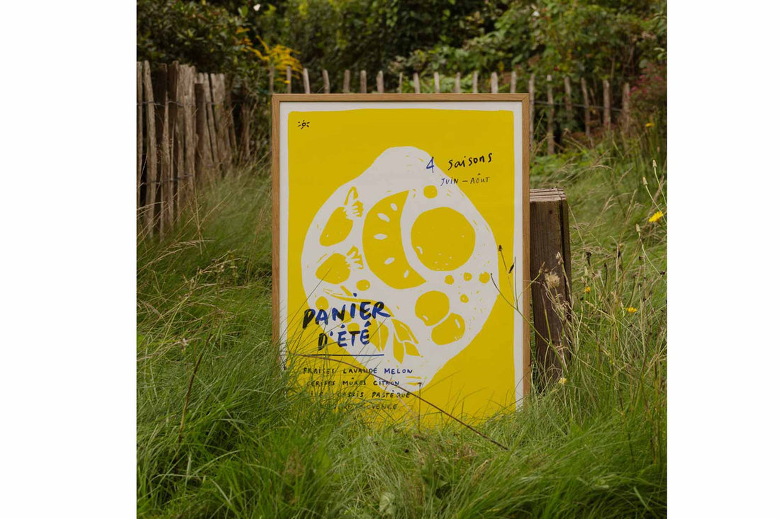 The Poster Club（ポスタークラブ）は、デンマーク・コペンハーゲンを拠点とするオンラインショップで、北欧デザインの高品質なポスターやアートプリントを専門に取り扱っています。新進気鋭の若手アーティストから世界的に活躍する作家まで、多彩なラインナップが魅力。北欧のライフスタイル、ファッション、インテリアデザインのトレンドを取り入れたミニマルで洗練された作品は、シンプルで上質な空間に自然と溶け込みます。ナチュラルインテリアや韓国風の部屋づくり、和モダンテイストにも調和し、アートを取り入れた暮らしを提案。世界中のインテリア雑誌やデザインメディアにも多数掲載されており、感度の高いユーザーからも厚い信頼を集めています。The Poster Clubは、アートプリントを通して日常に美とインスピレーションを届ける、北欧インテリア好きにおすすめのブランドです。