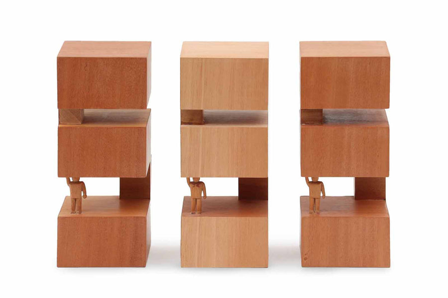 モダンなバウハウス建築デザインのようなオブジェ/置き物　高さ20cm