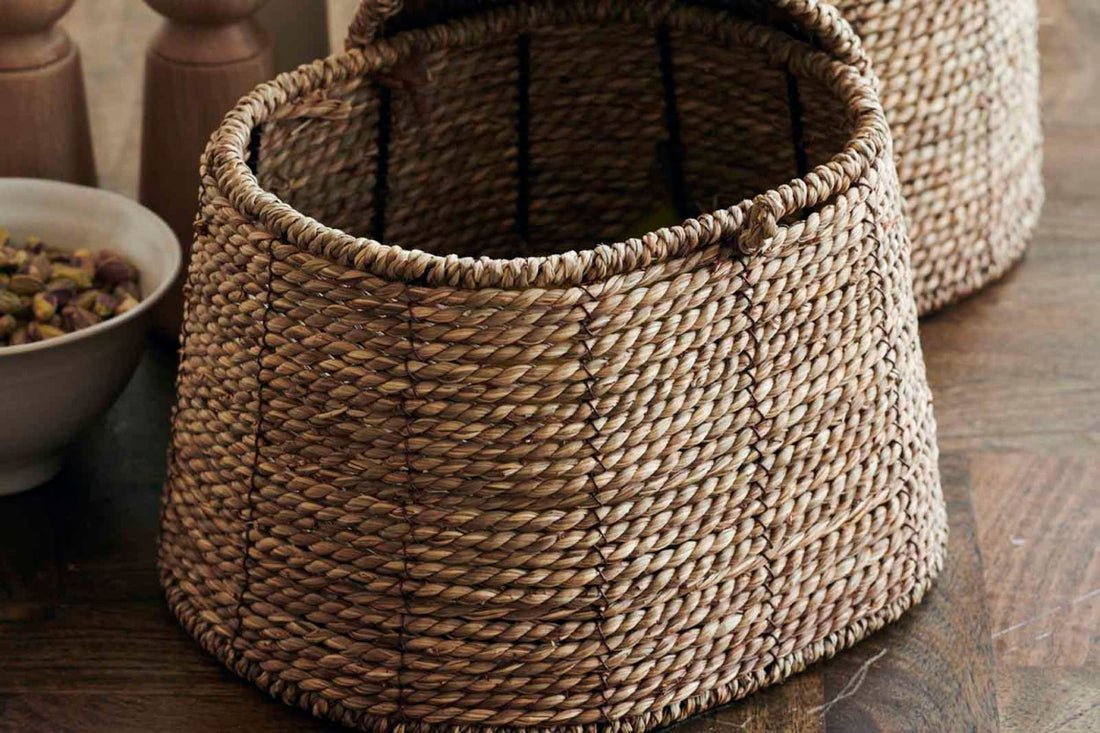 ナチュラルな天然シーグラスのユニーク蓋付きバスケット　Rama　高さ18cm