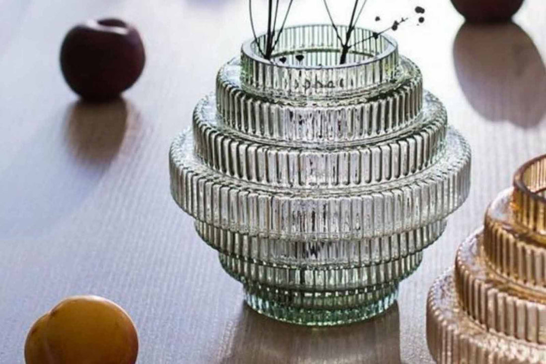 綺麗なグリーンのデコレーションベース/花瓶　RILL　高さ16cm