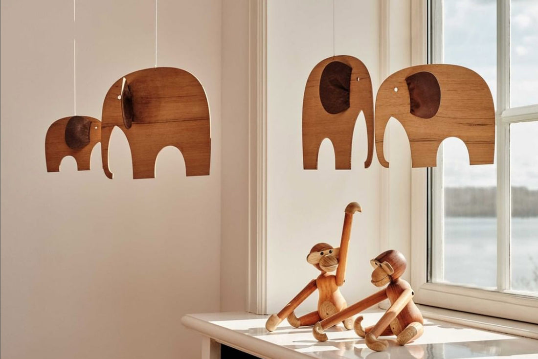 北欧デンマークモビール　Baby Elephants 3 チーク材 / 3匹の子供ゾウ