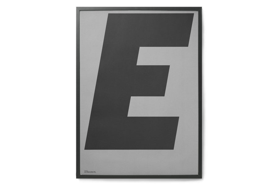 アルファベット　ポスター/アートプリント　50×70cm　GREY - E