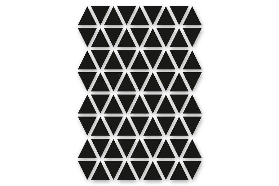 "fermLIVING"の製品は毎日の生活がきっと楽しくなる物ばかり。それは壁紙だったり、キッチン用品、バス用品、リビング雑貨、またオフィス用品など沢山のコレクションがあり、オーガニックコットンや木材、磁気、金属など多くの拘った材質で、シンプルな材質から職人によって長く使える物へと変えて行きます。デザインはデンマークの伝統に基づいた美しい物。ロゴの鳥はデンマークの伝統を守って生きたいという思いが込められています。