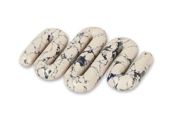 複合大理石のユニークな鍋敷き　ORLA　スペクトラムブルー　22×18cm