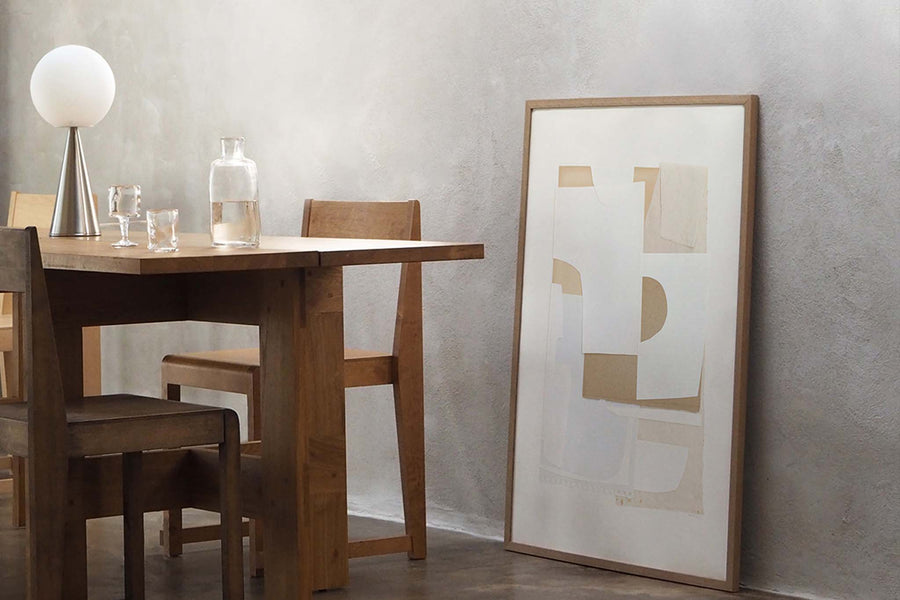Atelier Cph（アトリエ・シーピーエイチ）は、デンマーク・コペンハーゲンを拠点とするデザインスタジオ兼アートブランドです。ミニマルで構築的なビジュアルを特徴とし、抽象アートやコラージュを中心としたアートポスターを多数手がけています。北欧デザインらしい洗練された感性とバランスの取れた構成美が魅力で、リビング、寝室、書斎、オフィスなど、あらゆる空間に調和と静けさをもたらします。幾何学的なモチーフを用いたアートは、ギャラリーウォールやモダンインテリアのアクセントにも最適。高品質な紙と印刷による仕上がりで、インテリアとしての完成度も高く評価されています。北欧アートポスター、現代アート、ミニマルデザイン、韓国インテリアなど、幅広いスタイルにマッチするスタイリッシュなアートを探している方におすすめです。