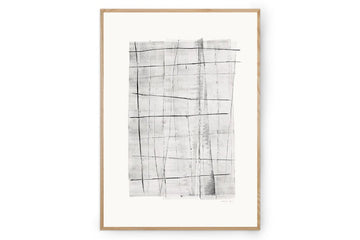 Atelier Cph（アトリエ・シーピーエイチ）は、デンマーク・コペンハーゲンを拠点とするデザインスタジオ兼アートブランドです。ミニマルで構築的なビジュアルを特徴とし、抽象アートやコラージュを中心としたアートポスターを多数手がけています。北欧デザインらしい洗練された感性とバランスの取れた構成美が魅力で、リビング、寝室、書斎、オフィスなど、あらゆる空間に調和と静けさをもたらします。幾何学的なモチーフを用いたアートは、ギャラリーウォールやモダンインテリアのアクセントにも最適。高品質な紙と印刷による仕上がりで、インテリアとしての完成度も高く評価されています。北欧アートポスター、現代アート、ミニマルデザイン、韓国インテリアなど、幅広いスタイルにマッチするスタイリッシュなアートを探している方におすすめです。