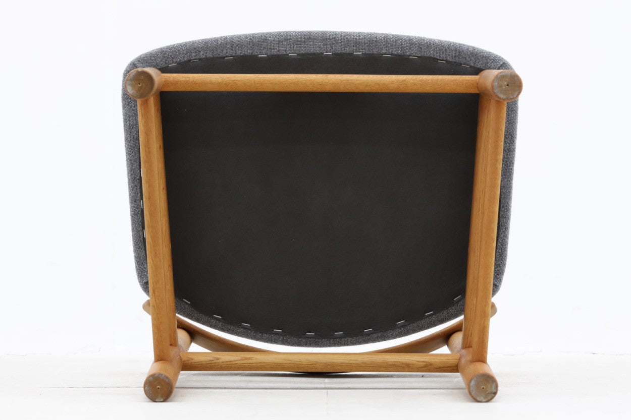 デンマークより買い付けました。名作椅子J39をBorgemogensenがリデザインしたモデルです。復刻されている人気のモデルです。