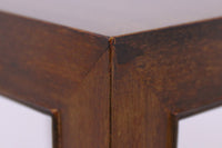 北欧より買い付けたサイドテーブルです。天板と脚の角はトメ加工が施されています。SeverinHansenJr.の代表的なデザインです。