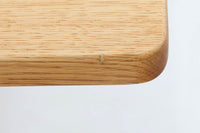 BorgeMogensenデザインのセンターテーブルです。デンマークを代表するFredericia社によって作成された物で、良質なオーク無垢材が贅沢に使用されています。