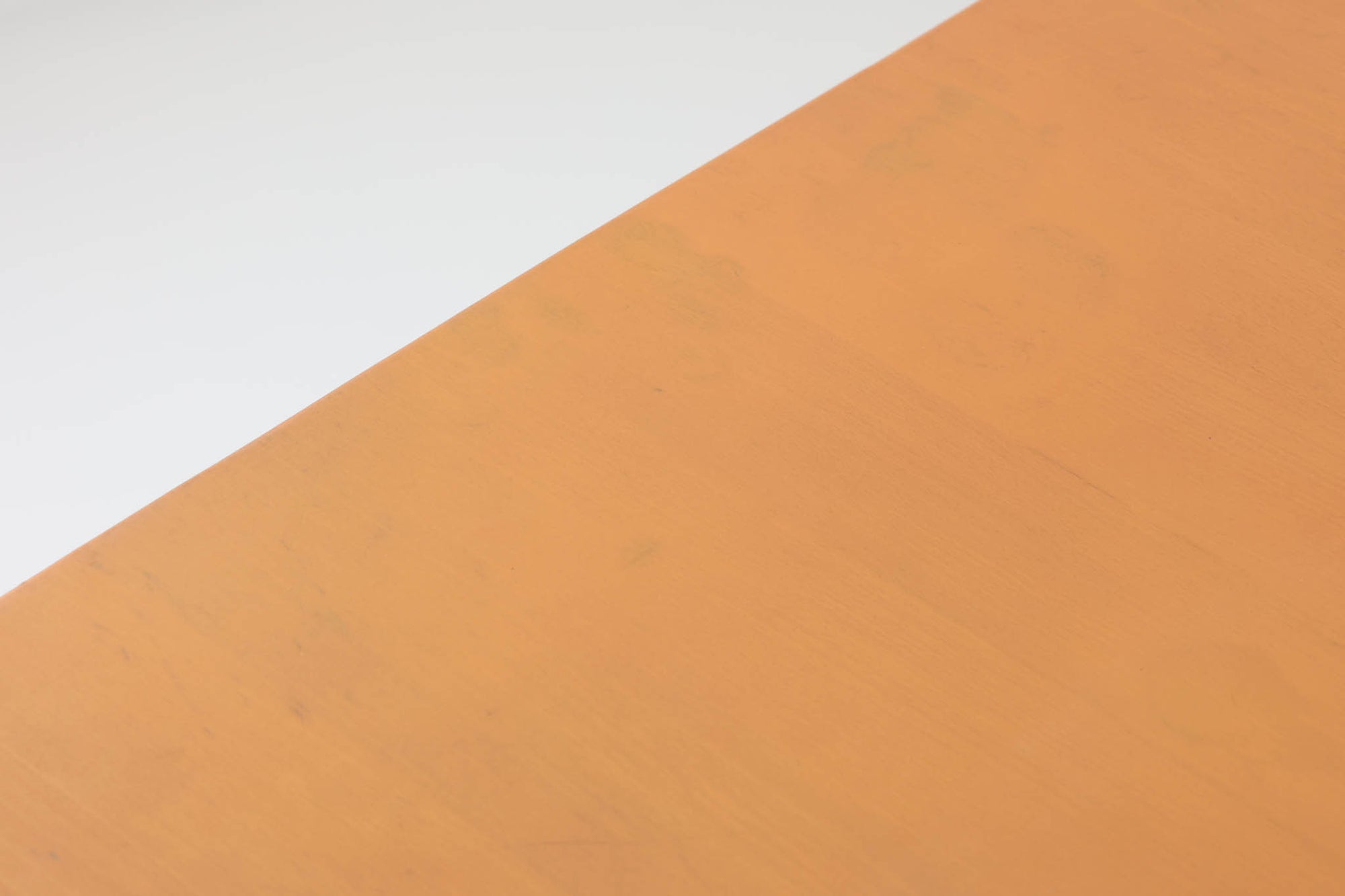 Borgemogensenデザインのダイニングテーブルです。良質なビーチ無垢材が使用されておりシンプルなデザインながらも大変美しいテーブルに仕上がっています。