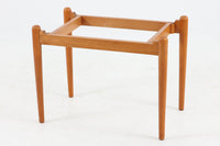 デンマークより買い付けたトレイテーブルです。天板は取り外してトレイとしてお使いいただけます。チーク材とビーチ材の組み合わせも素敵です。