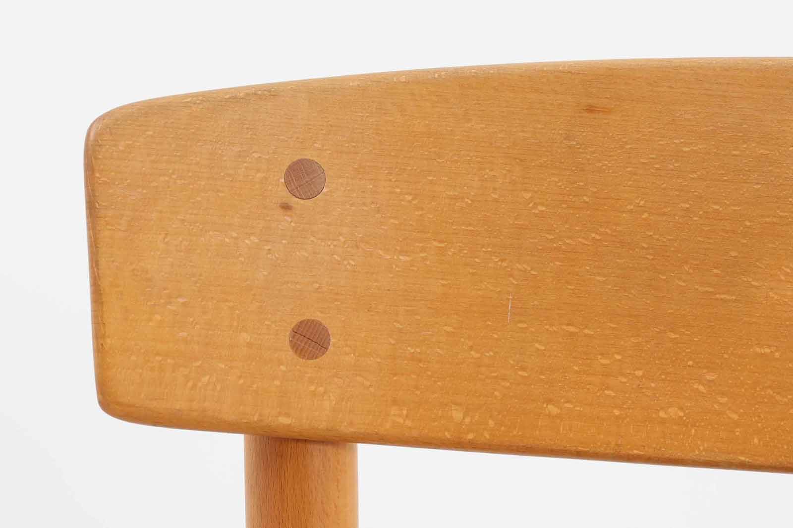 北欧より買い付けたシェーカーチェアです。数あるmogensenの作品の中でも名作で永く愛されています。ペーパーコードはデンマーク製の物を使用して張替を行いましたのでこれからも永くご使用いただけます。