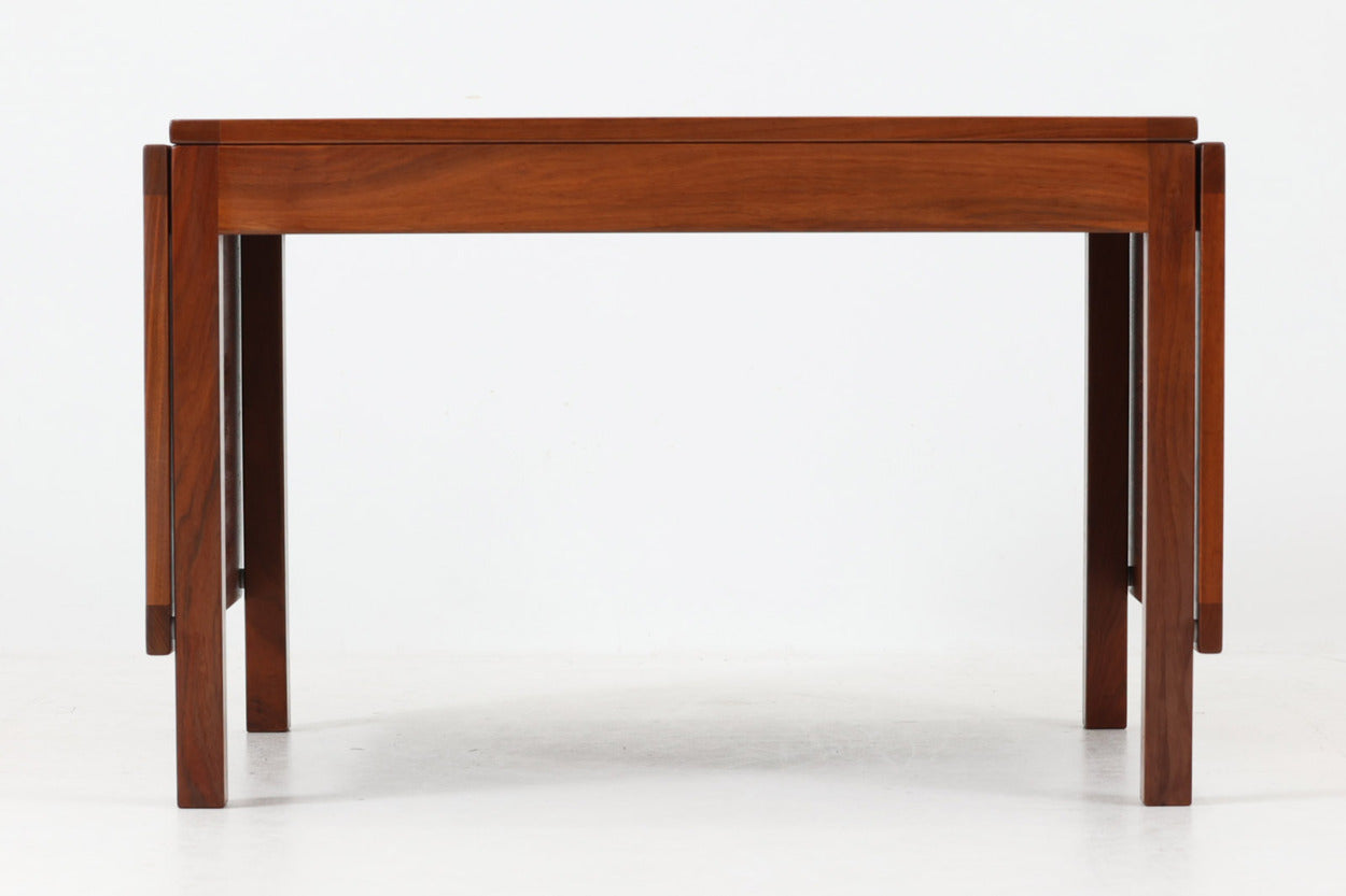 デンマークより買い付けたセンターテーブルです。Borgemogensenのソファと相性の良いmodel5360センターテーブルです。シンプルなデザインで拡張機能付きで使い勝手も良さそうです。良質なチーク材が使用されている希少なモデルです。